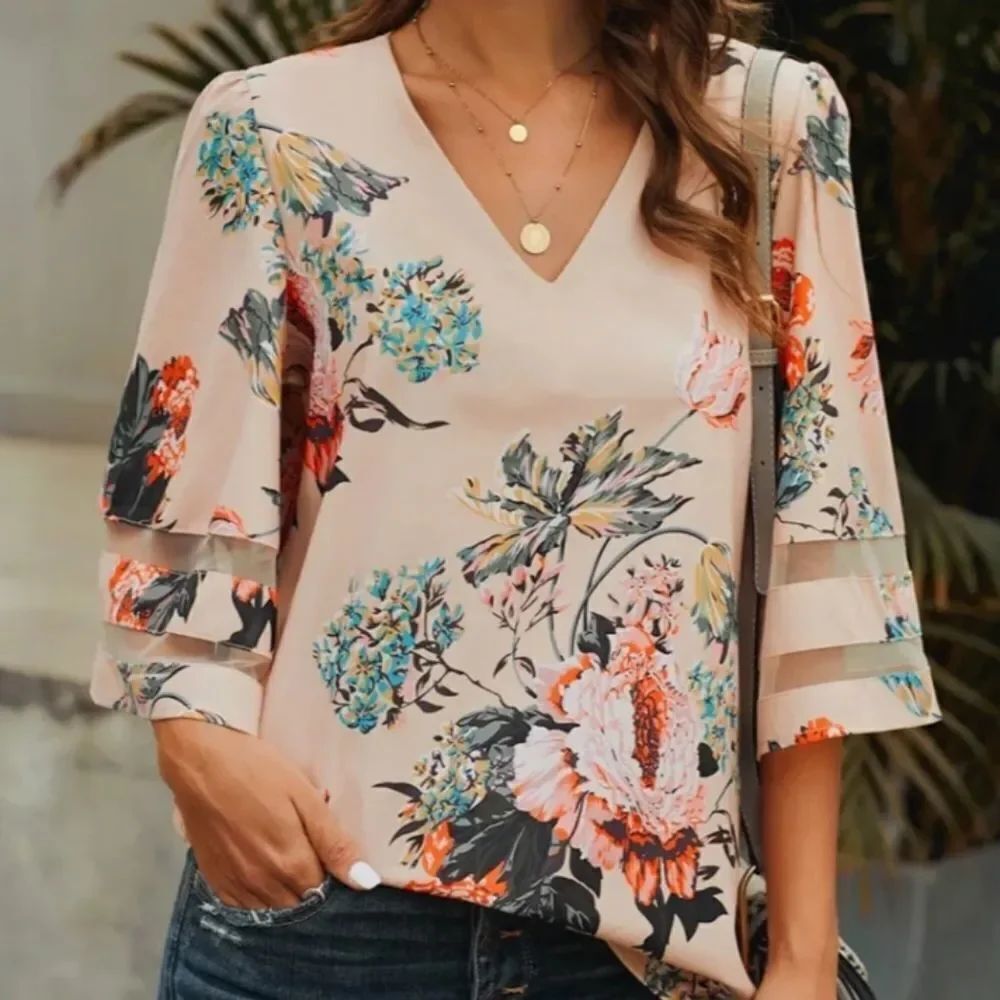 🔺️Cream Floral Print Wide Sleeve Vneck Top Medium